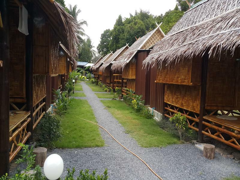 Phuhaya Bamboo Bungalows Ko Lanta Exterior foto